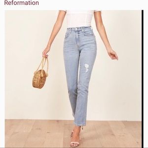 Reformation Liza high rise straight jean size 25. Crete Destroyed wash. NWOT